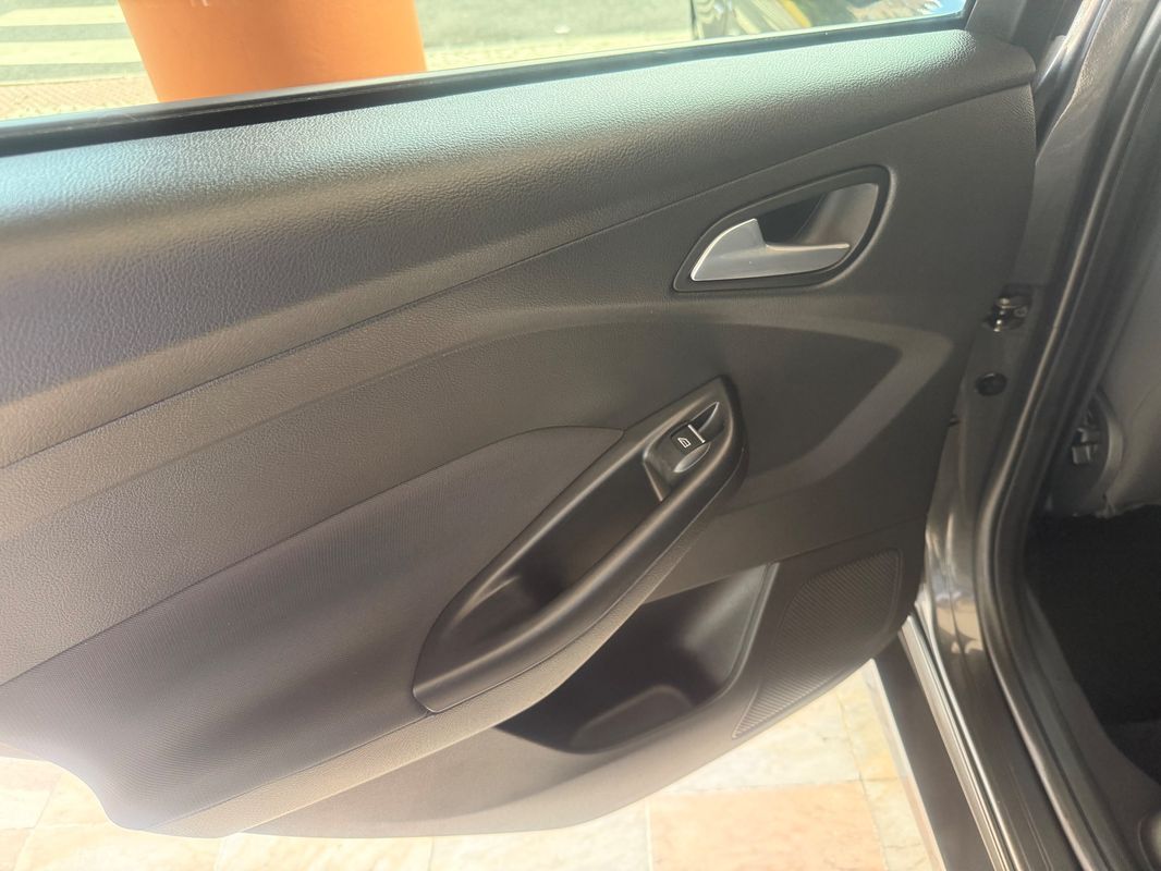 ford-focus-sw-2018-diesel-1499cc