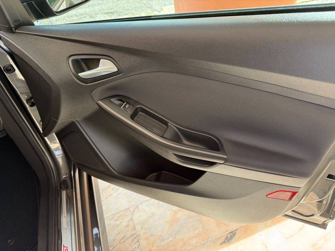 ford-focus-sw-2018-diesel-1499cc