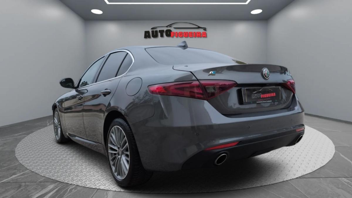 alfa-romeo-giulia-2018-diesel-2143cc
