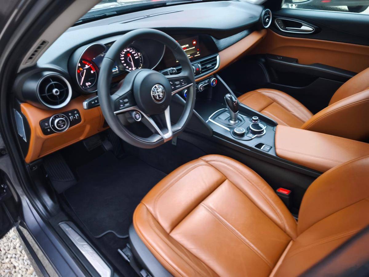 alfa-romeo-giulia-2018-diesel-2143cc