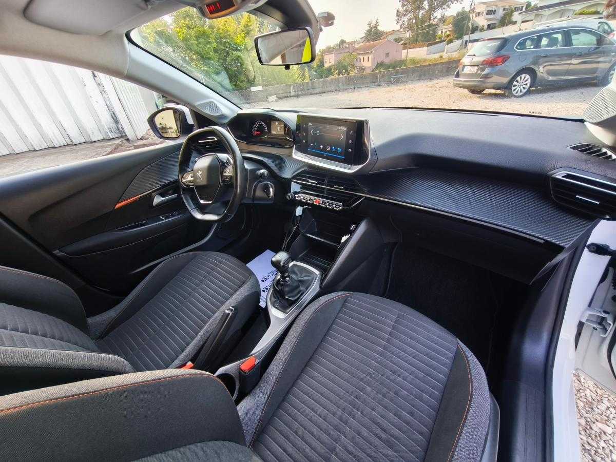 peugeot-208-2021-gasolina-1199cc