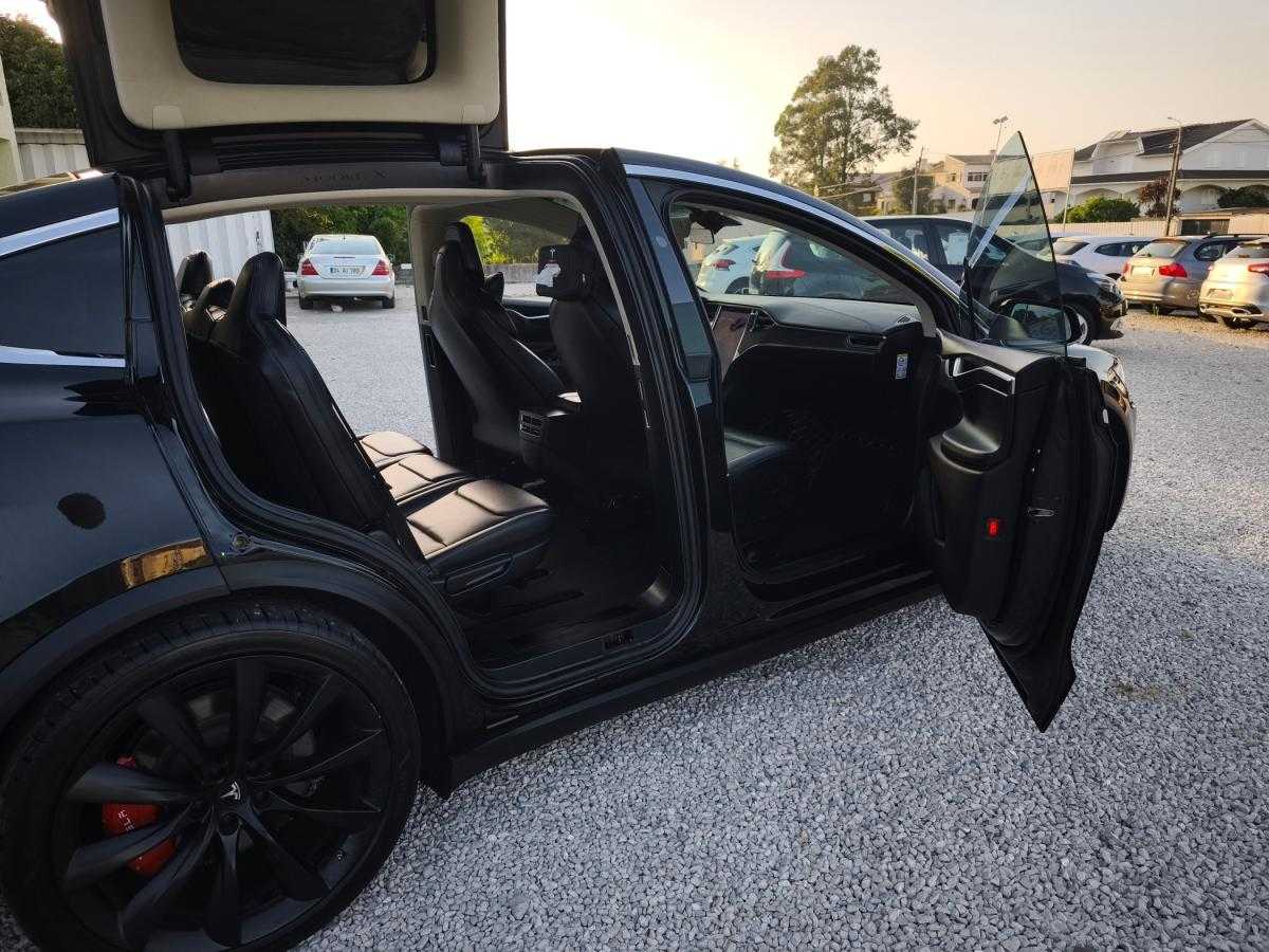 tesla-model-x-2018-eletrico-0cc