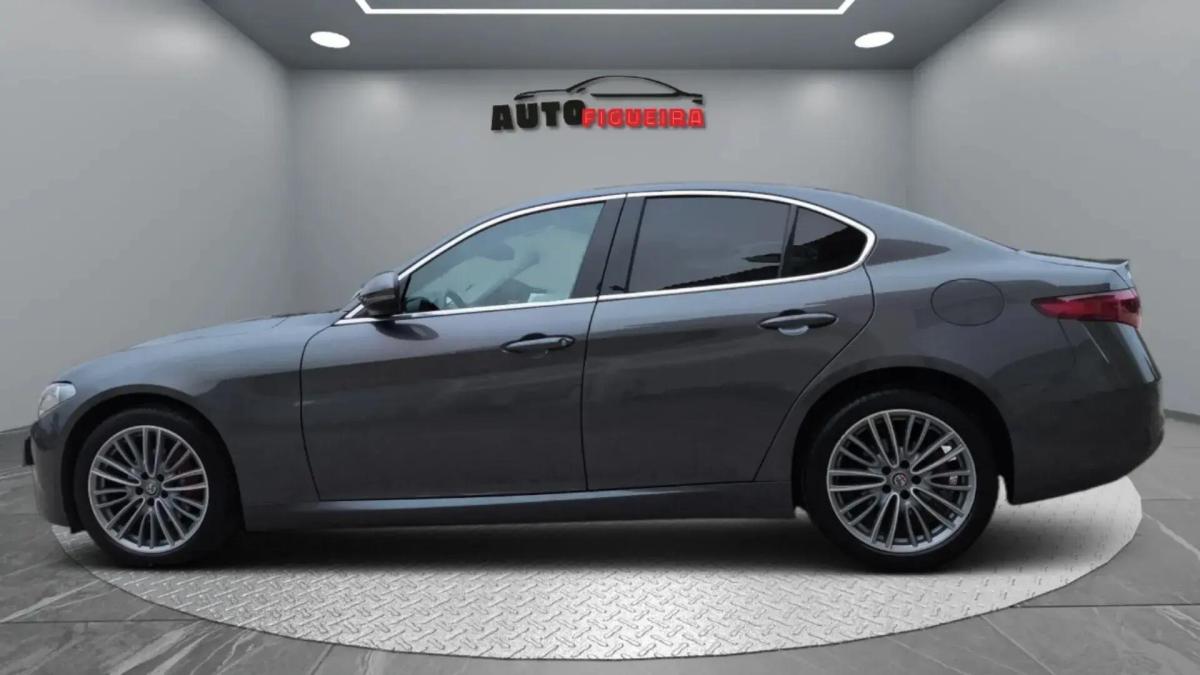 alfa-romeo-giulia-2018-diesel-2143cc