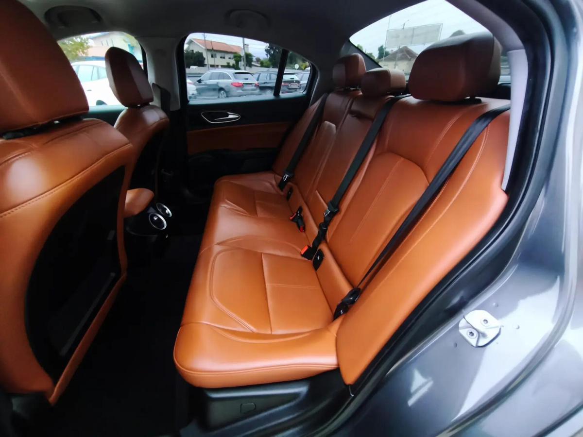 alfa-romeo-giulia-2018-diesel-2143cc