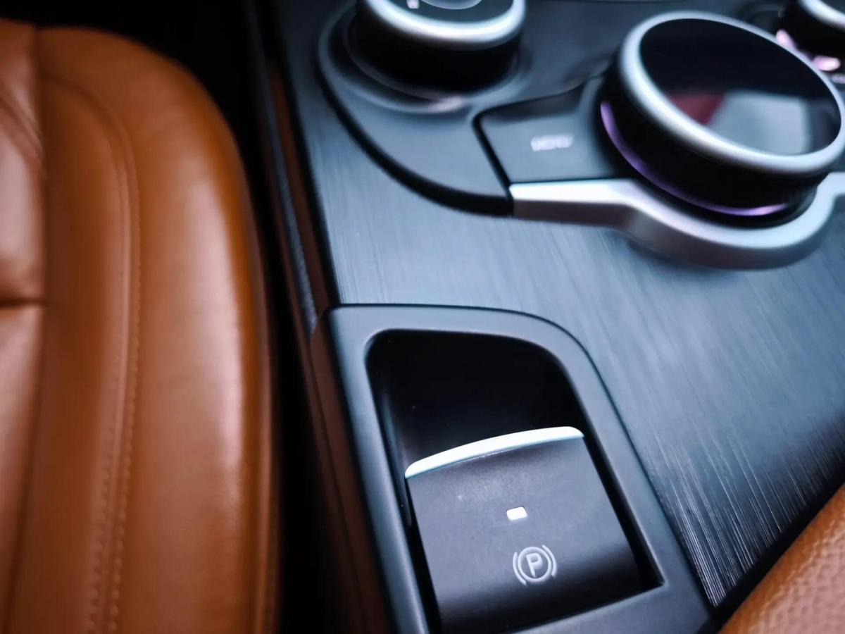 alfa-romeo-giulia-2018-diesel-2143cc
