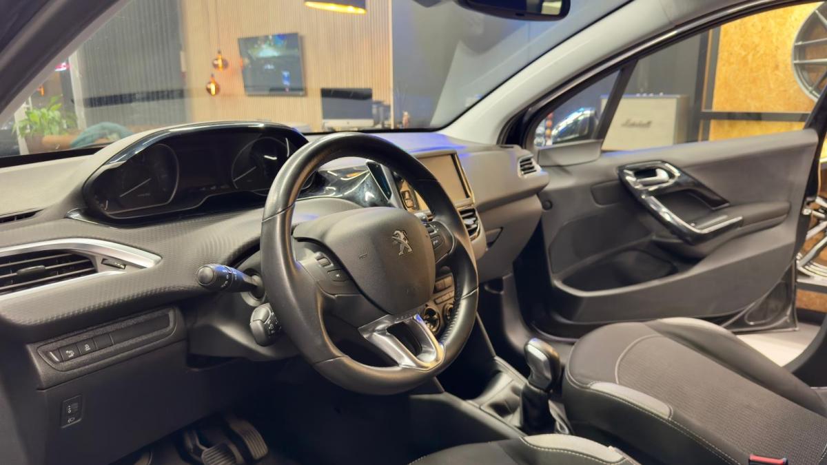 peugeot-208-2017-gasolina-1199cc