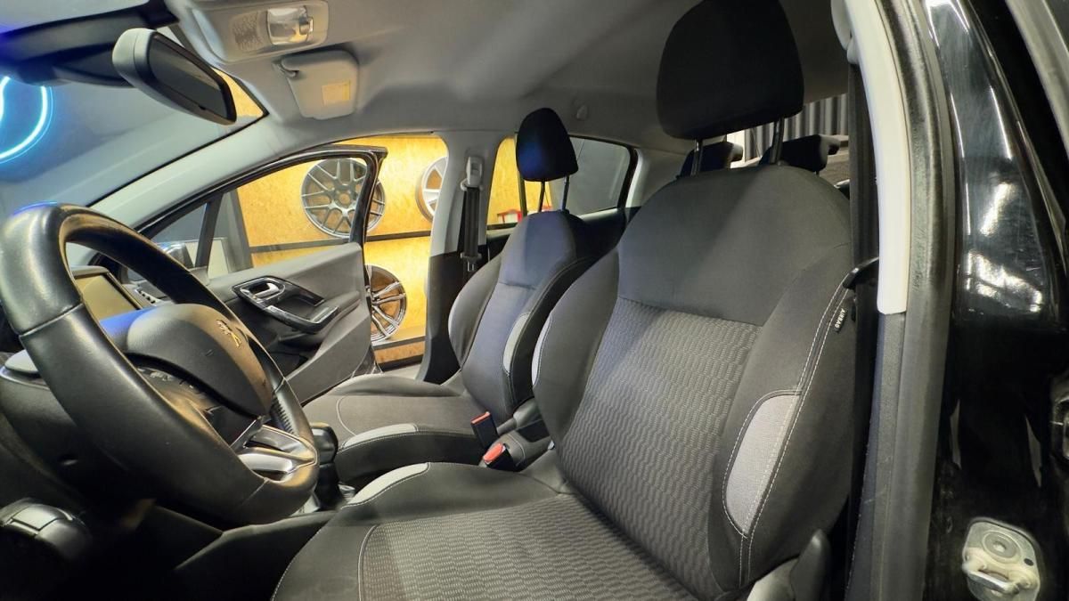peugeot-208-2017-gasolina-1199cc