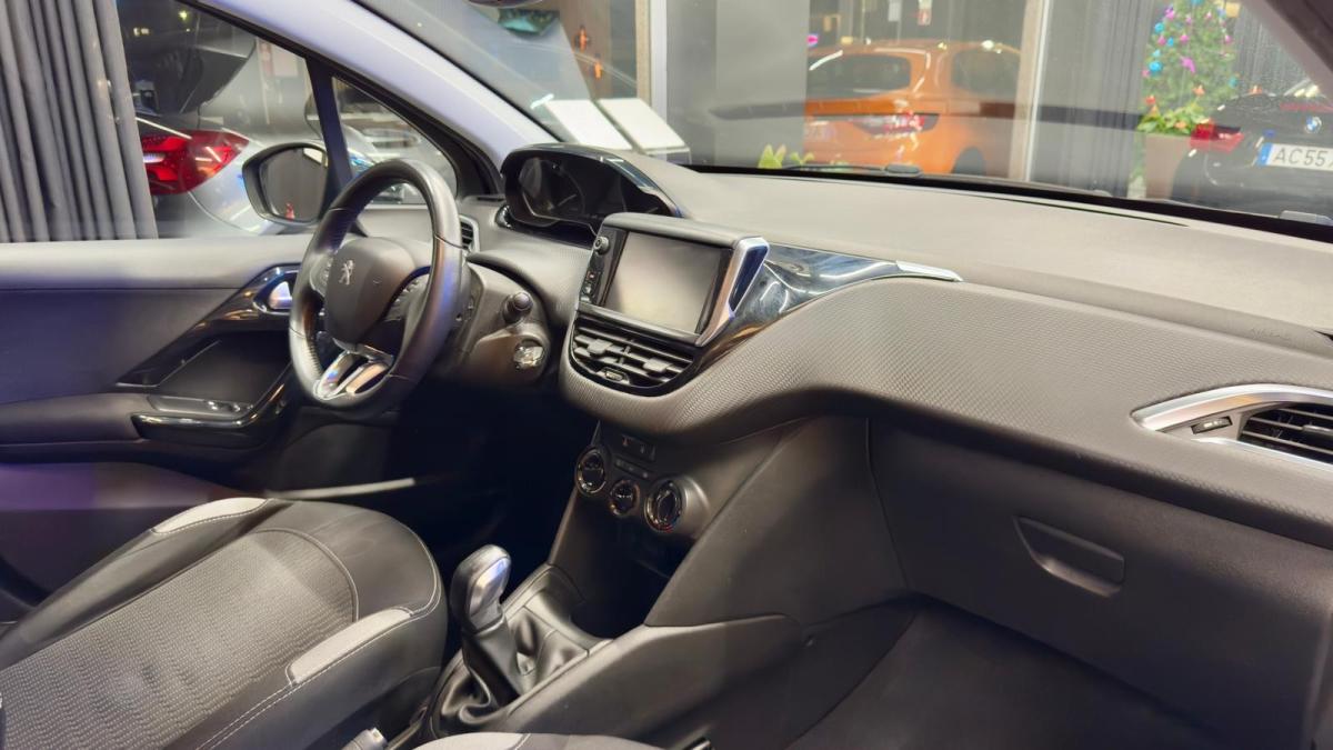 peugeot-208-2017-gasolina-1199cc