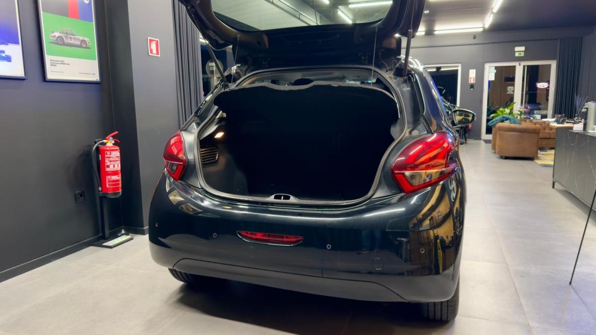 peugeot-208-2017-gasolina-1199cc