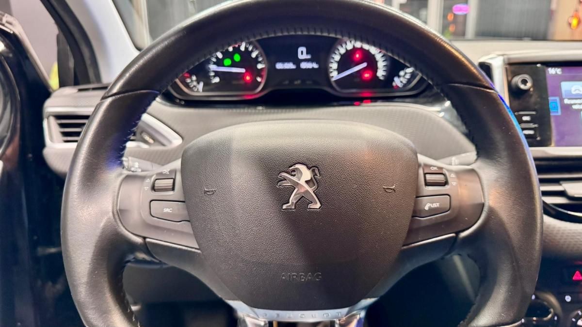 peugeot-208-2017-gasolina-1199cc