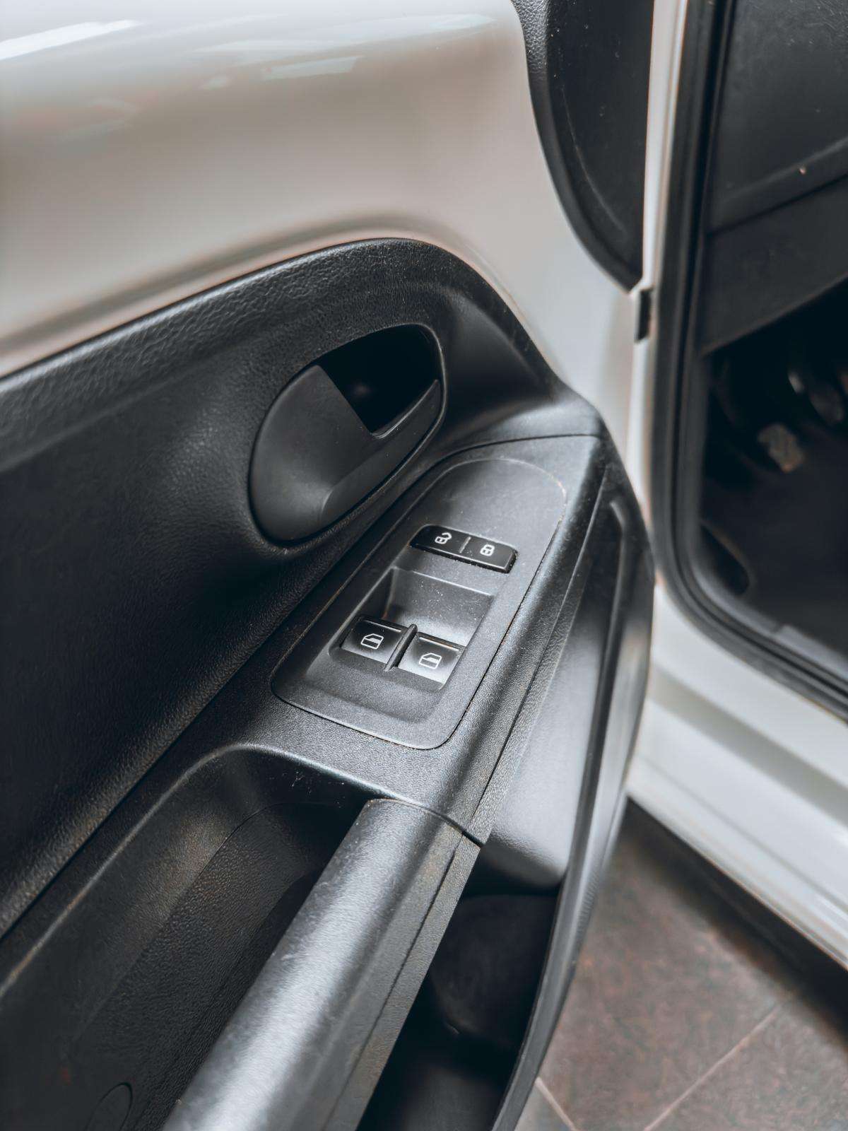 volkswagen-up-2019-gasolina-999cc