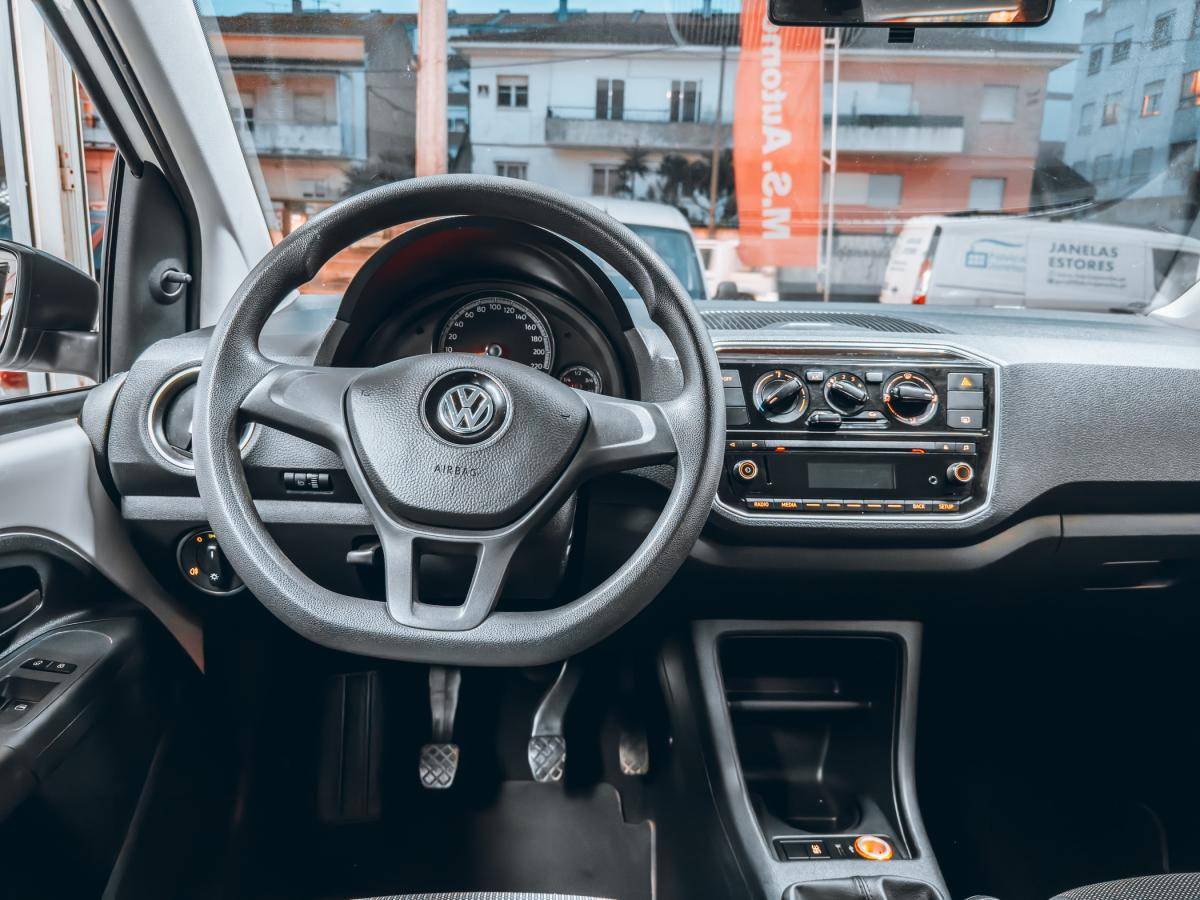 volkswagen-up-2019-gasolina-999cc
