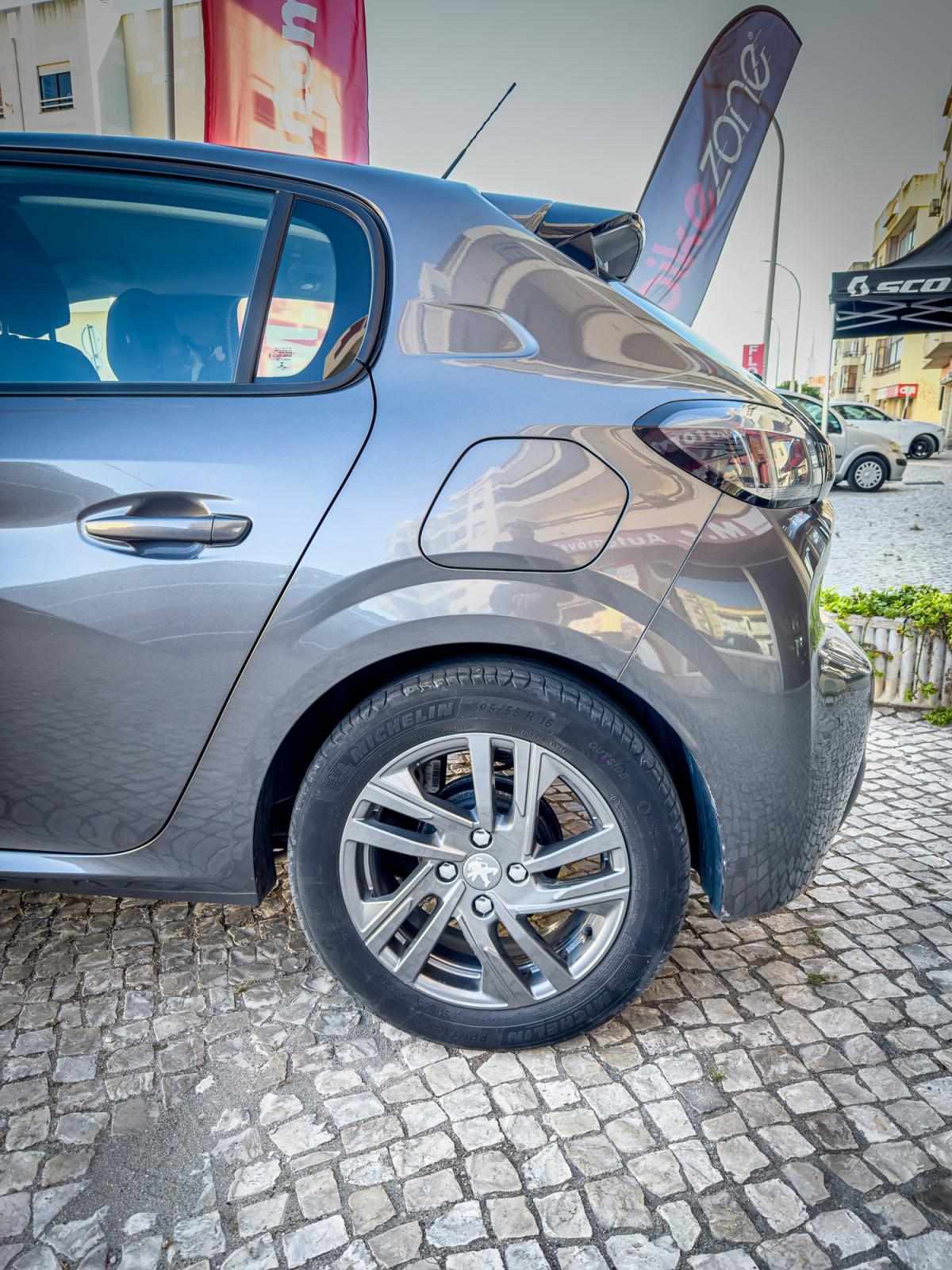 peugeot-208-2022-gasolina-1199cc