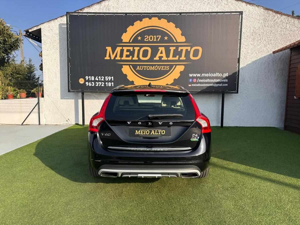 volvo-v60-2013-hibrido-a-diesel-2400cc