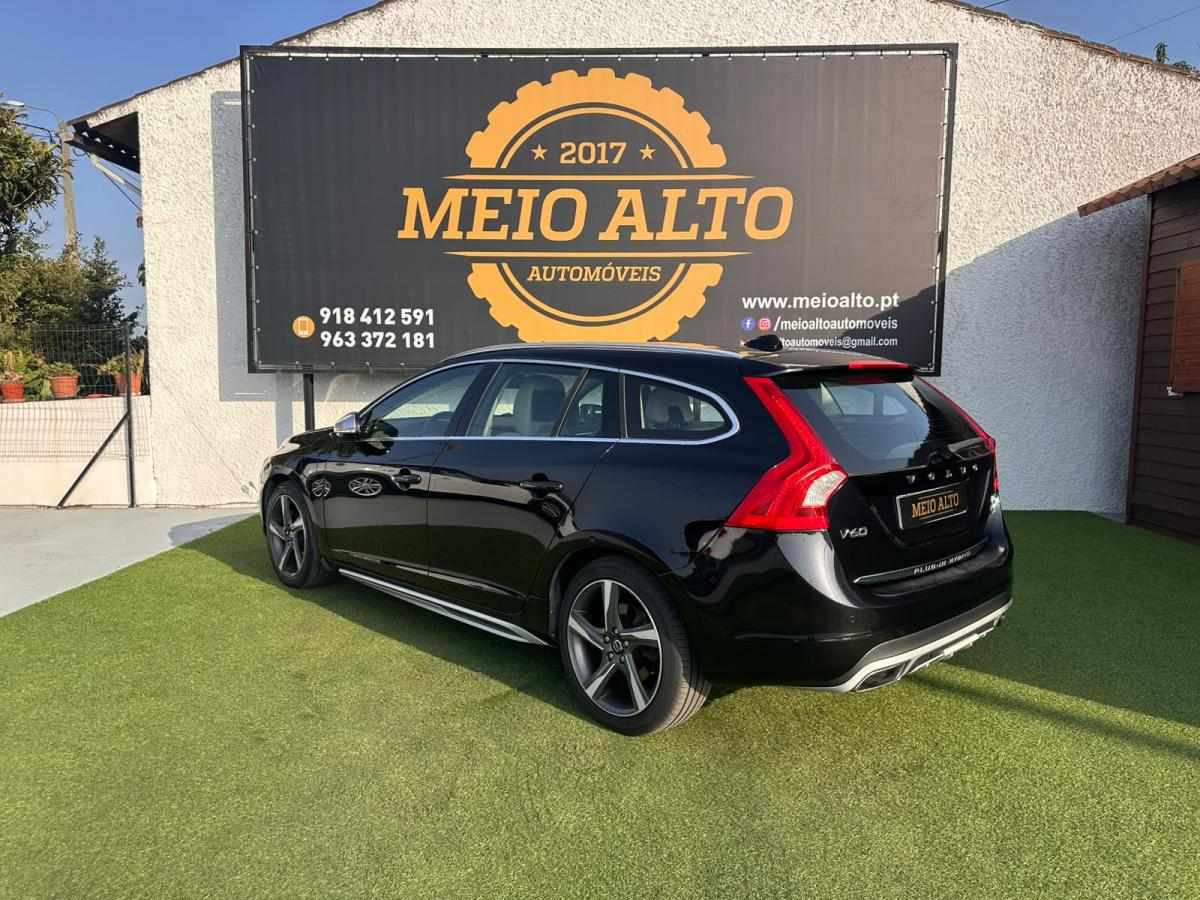volvo-v60-2013-hibrido-a-diesel-2400cc