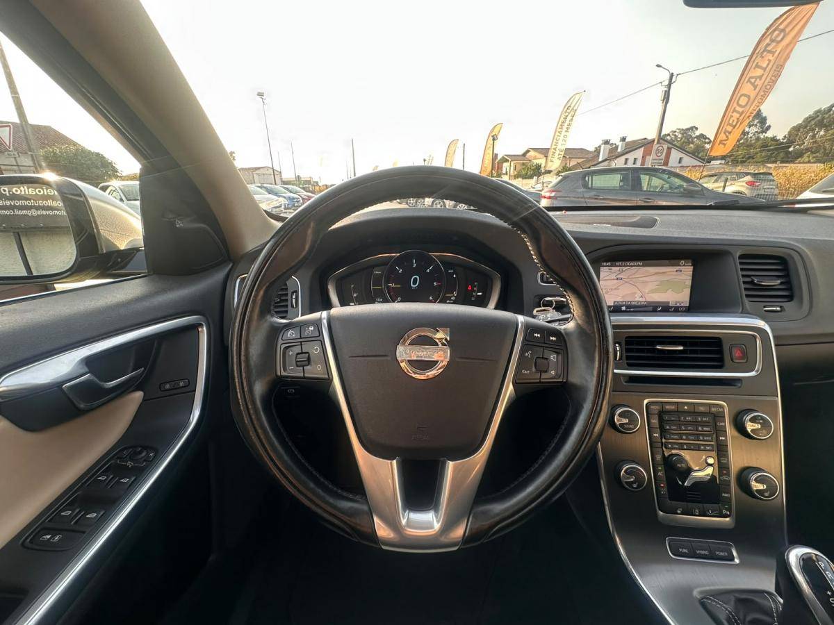volvo-v60-2013-hibrido-a-diesel-2400cc