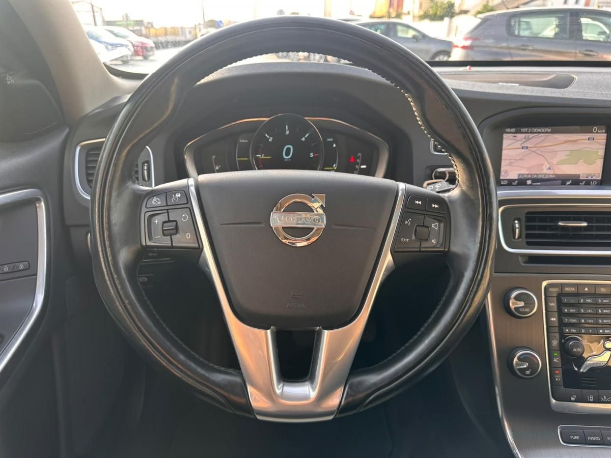 volvo-v60-2013-hibrido-a-diesel-2400cc