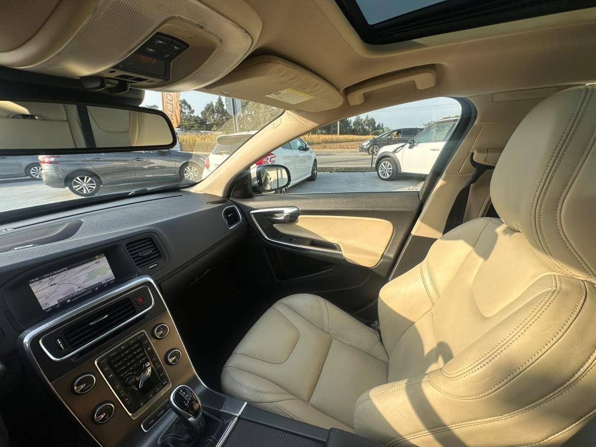 volvo-v60-2013-hibrido-a-diesel-2400cc