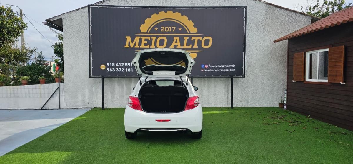 peugeot-208-2013-gasolina-1598cc