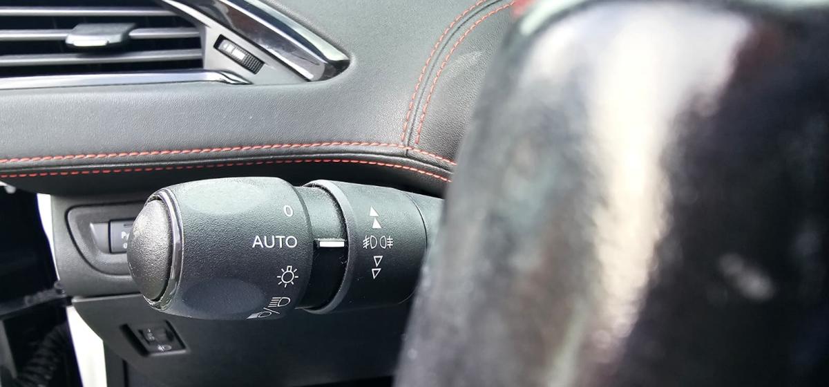 peugeot-208-2013-gasolina-1598cc