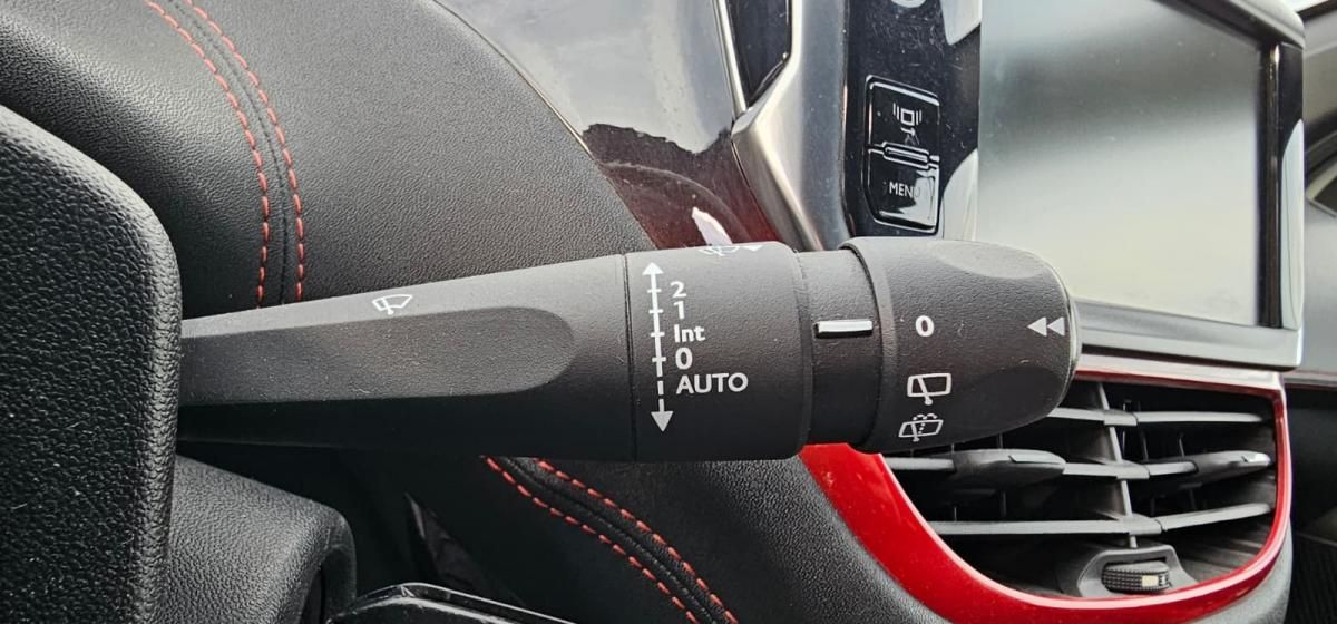 peugeot-208-2013-gasolina-1598cc
