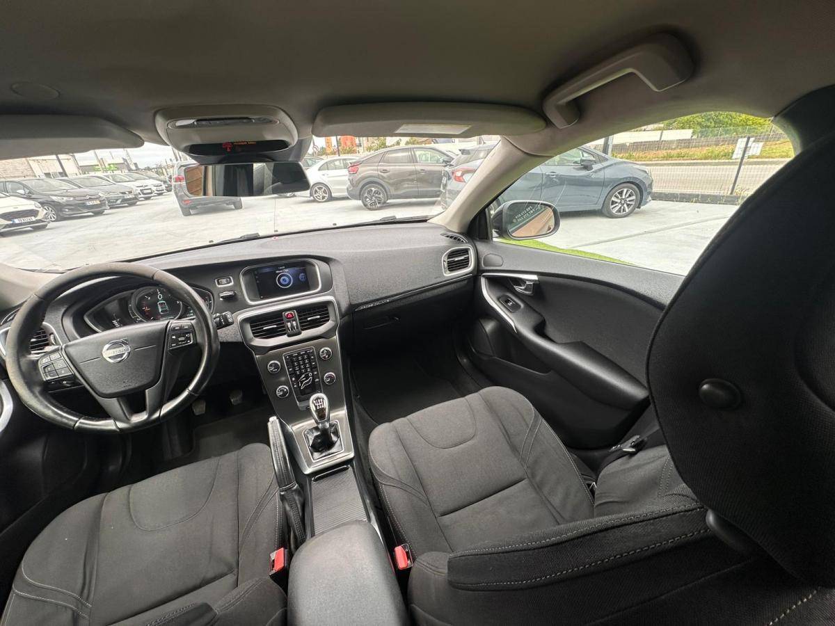 volvo-v40-cross-country-2013-diesel-1560cc