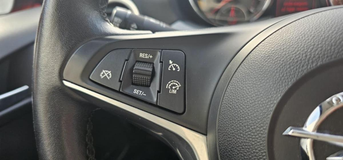 opel-adam-2015-gasolina-1364cc