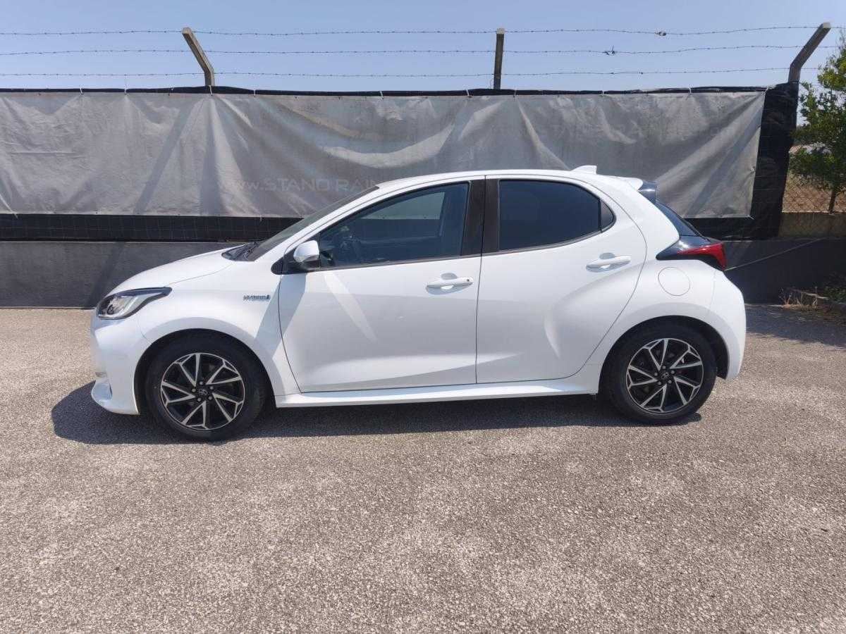 toyota-yaris-2021-hibrido-1490cc