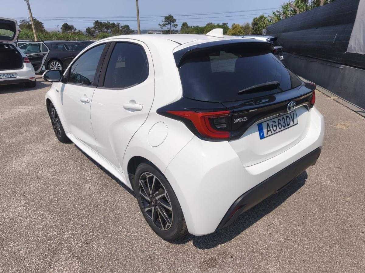 toyota-yaris-2021-hibrido-1490cc