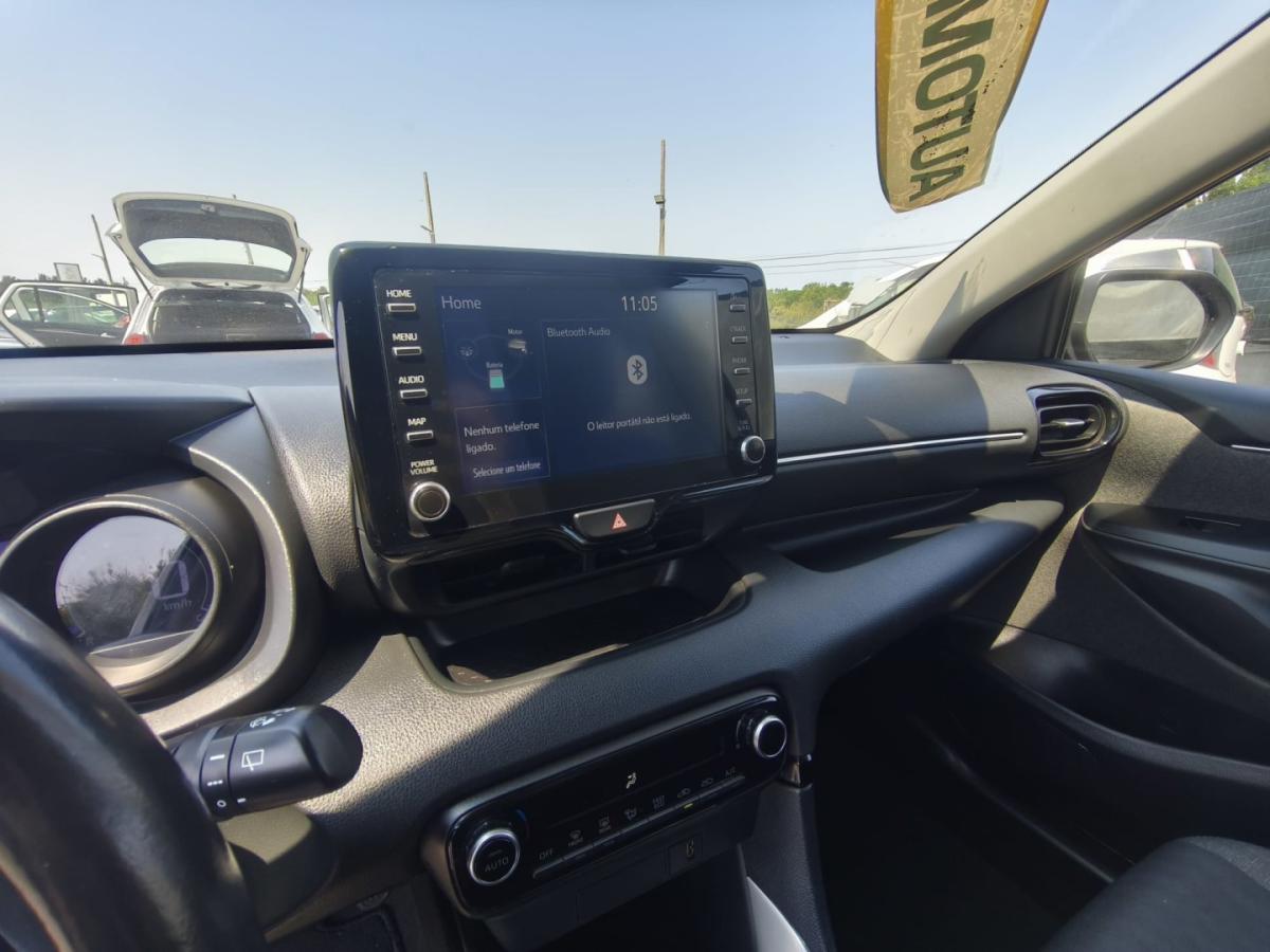toyota-yaris-2021-hibrido-1490cc