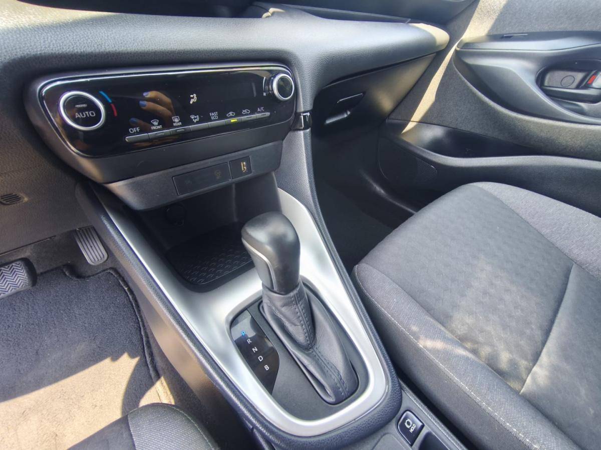 toyota-yaris-2021-hibrido-1490cc