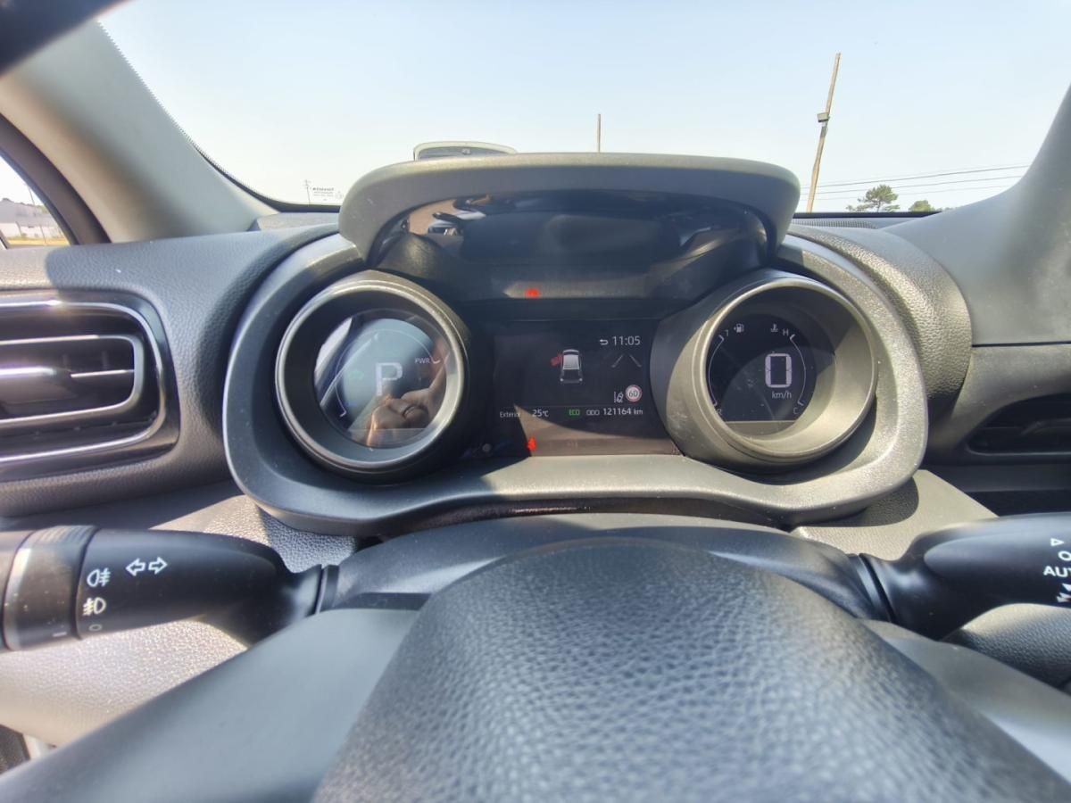 toyota-yaris-2021-hibrido-1490cc