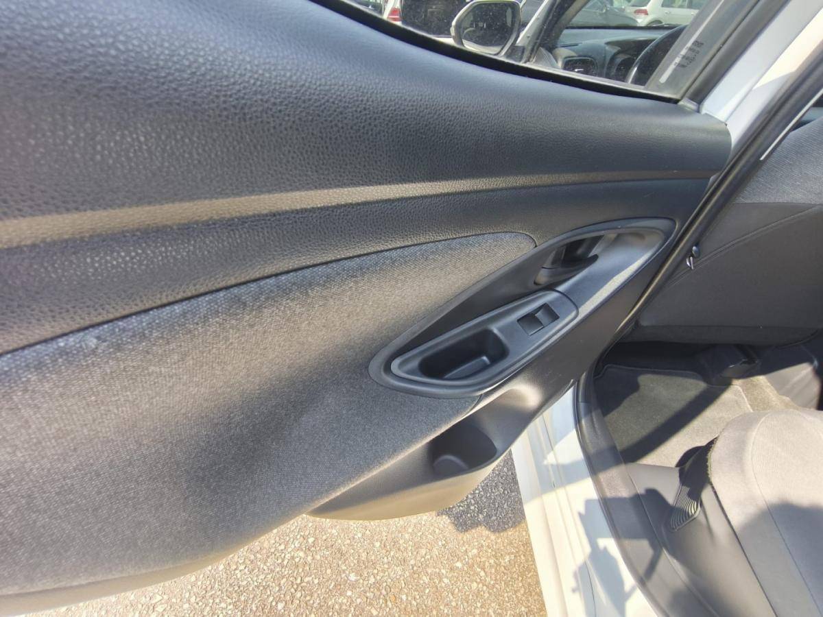 toyota-yaris-2021-hibrido-1490cc