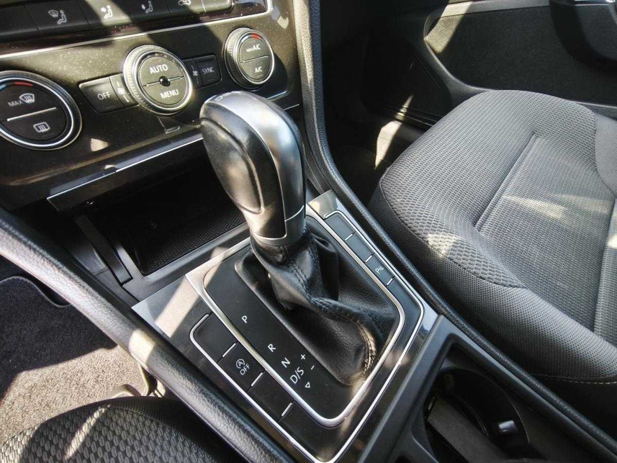 volkswagen-golf-2017-diesel-1598cc