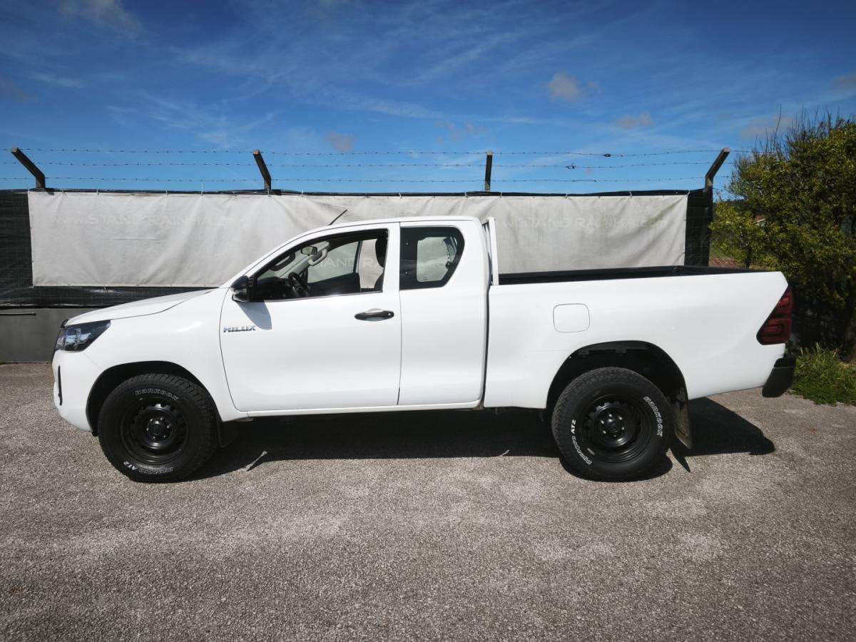toyota-hilux-2023-diesel-2393cc