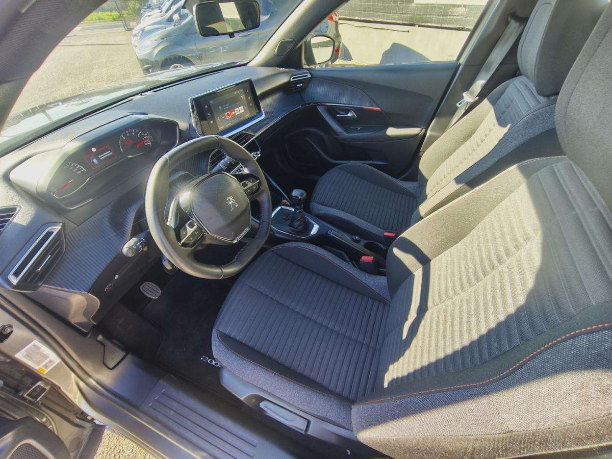 peugeot-2008-2023-gasolina-1199cc