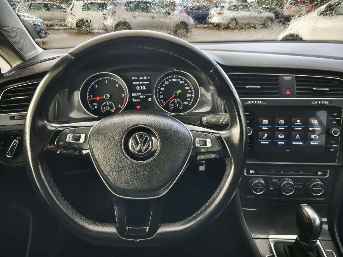 volkswagen-golf-variant-2018-diesel-1598cc
