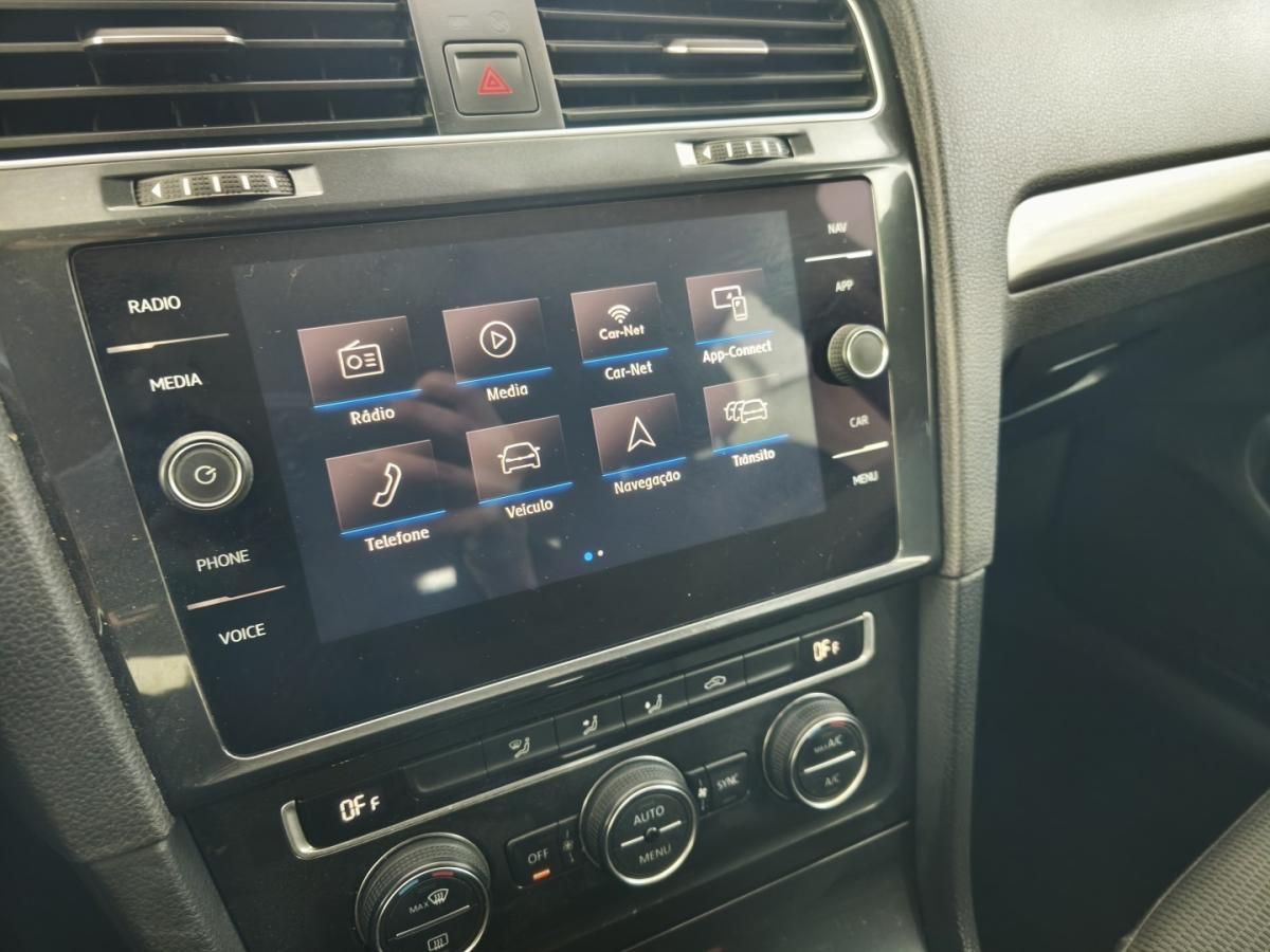 volkswagen-golf-variant-2018-diesel-1598cc