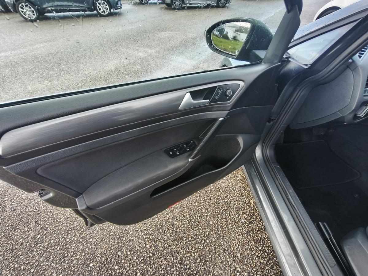 volkswagen-golf-variant-2018-diesel-1598cc