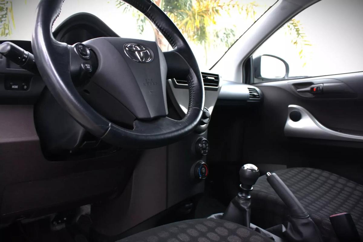 toyota-iq-2010-gasolina-998cc