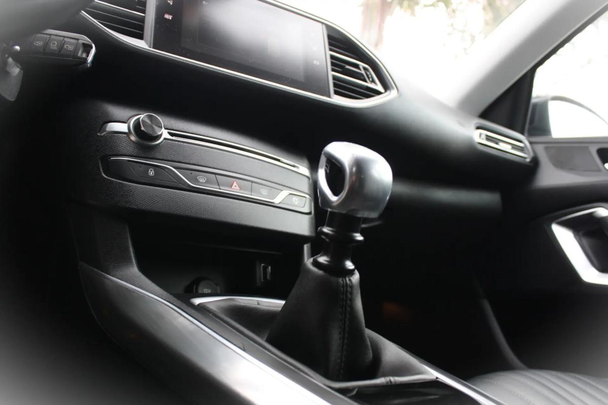 peugeot-308-sw-2018-diesel-1560cc