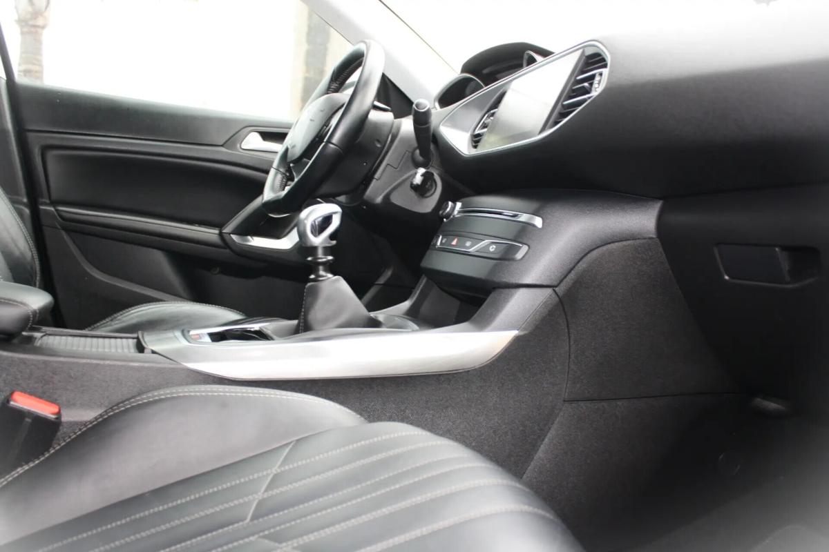 peugeot-308-sw-2018-diesel-1560cc