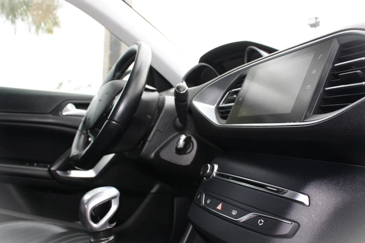 peugeot-308-sw-2018-diesel-1560cc