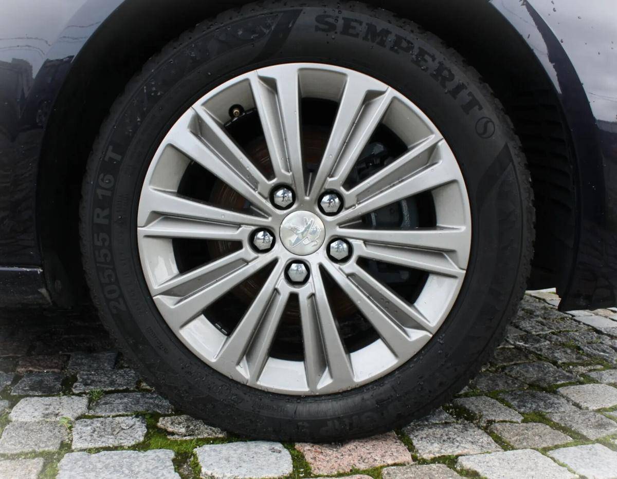peugeot-308-sw-2018-diesel-1560cc