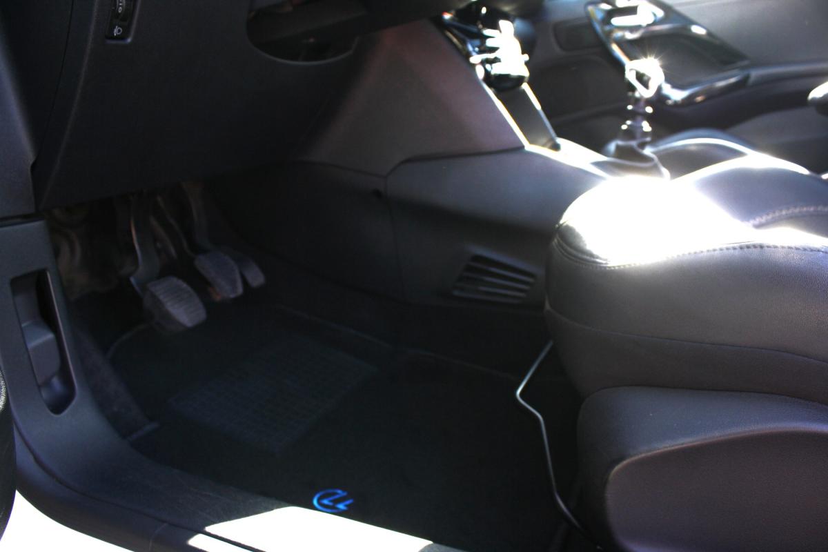 peugeot-208-2012-diesel-1560cc