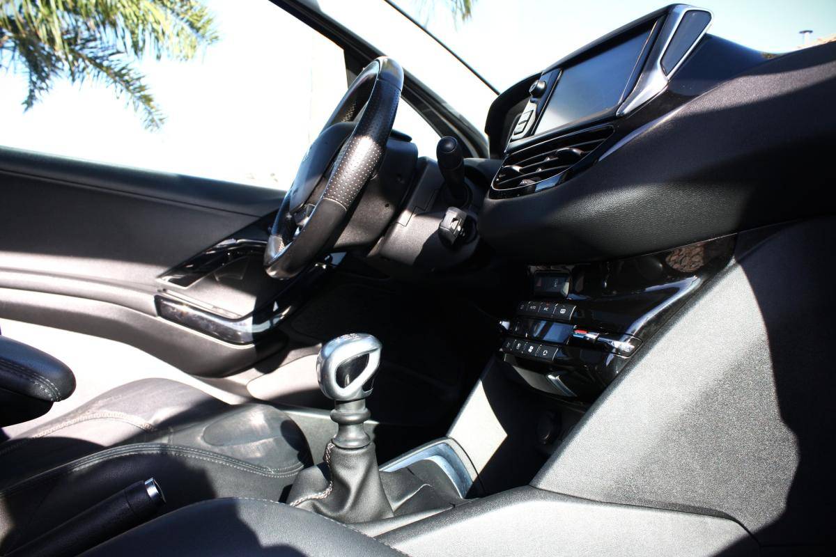 peugeot-208-2012-diesel-1560cc