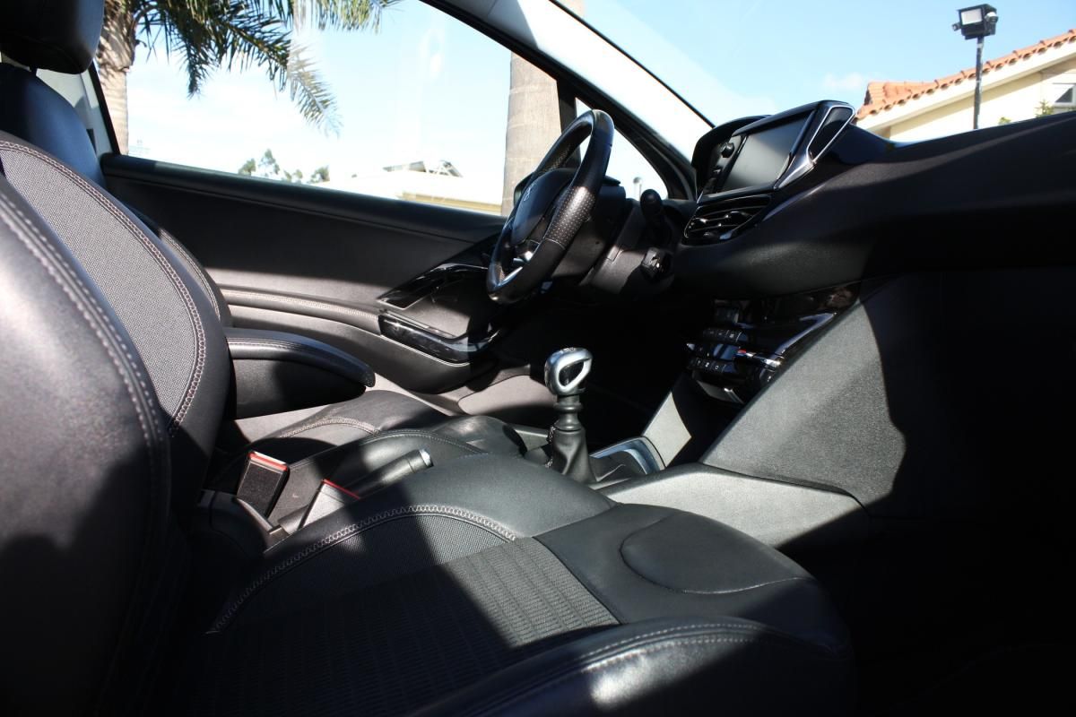 peugeot-208-2012-diesel-1560cc