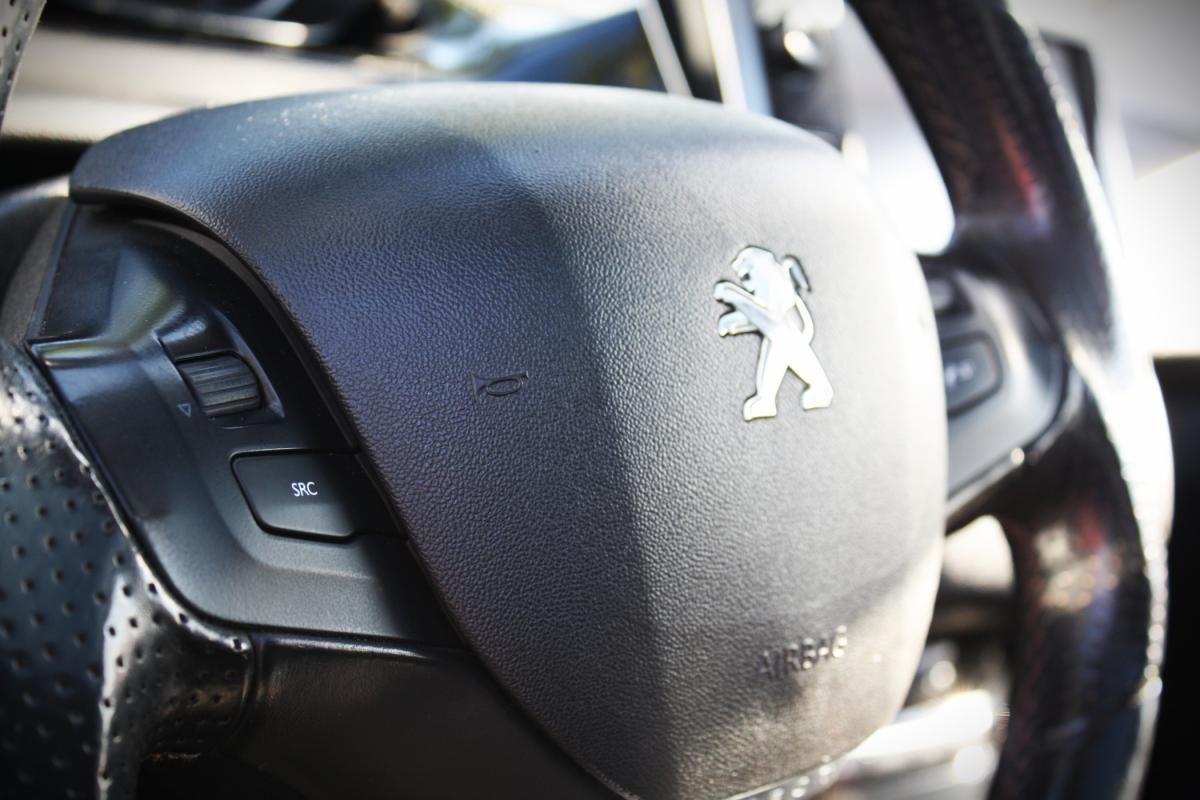 peugeot-208-2012-diesel-1560cc