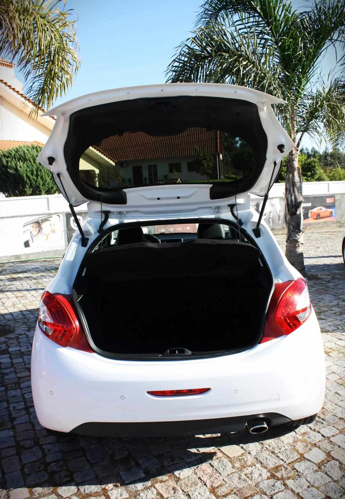 peugeot-208-2012-diesel-1560cc