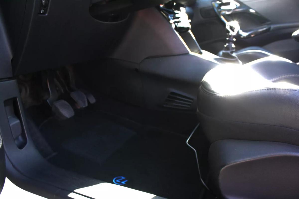 peugeot-208-2012-diesel-1560cc